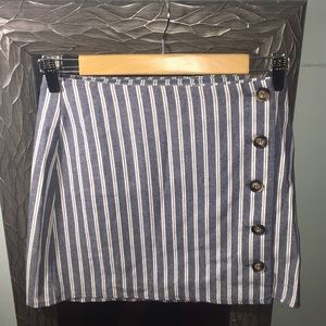 Ivy + Main button down front mini-skirt